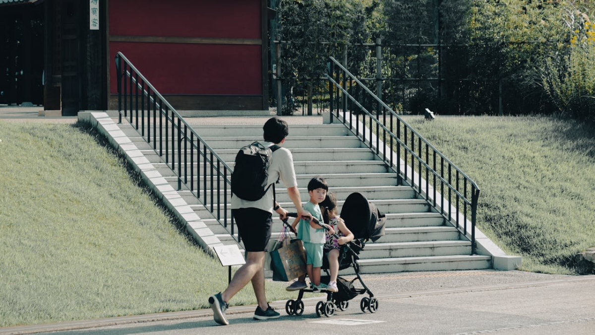 What to Do If a Stroller Breaks in Osaka: A Parent's Practical Guide