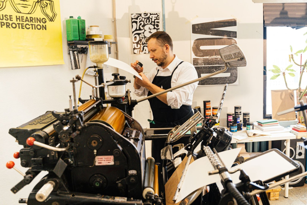 Emboss vs Deboss: Choose and Prepare a Print Finish