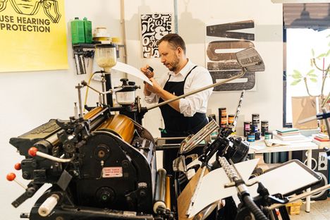 Emboss vs Deboss: Choose and Prepare a Print Finish